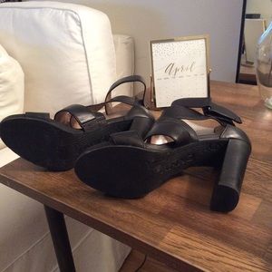Dkny Shoes - DKNY Rose Strappy Sandal Dkny Shoes - DKNY Rose Strappy Sandal